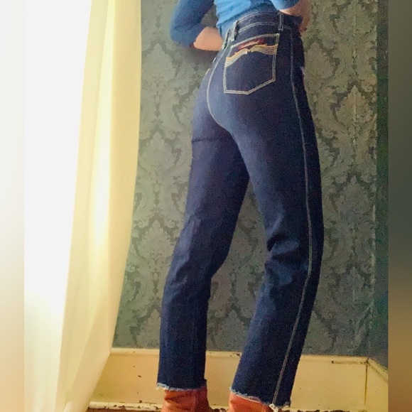 Vintage Jordache high waisted, dark blue jeans. - Picture 6 of 7